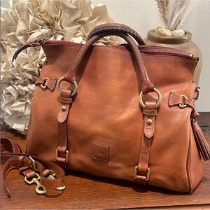 🤎🧡Dooney & Bourke Florentine Satchel -Narural-  $525